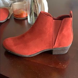 SO red booties